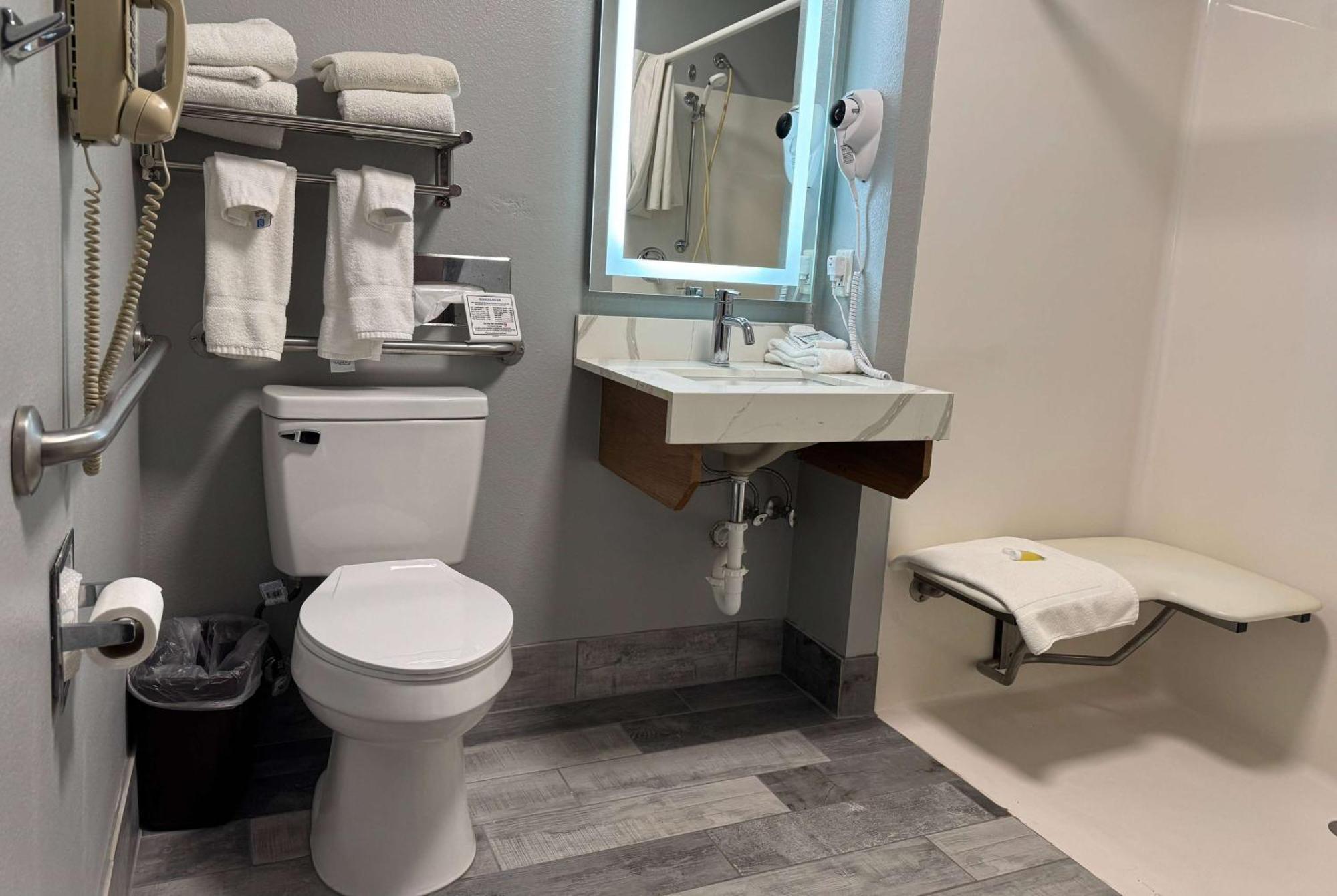Americinn By Wyndham Columbus Wisconsin 外观 照片